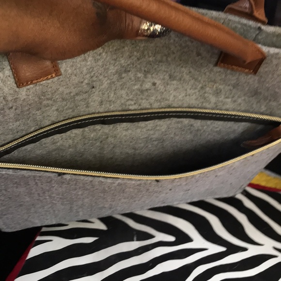 Large tote - Picture 2 of 6